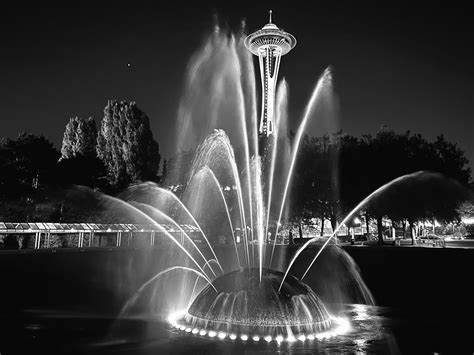 space fountain    space needle    flickr