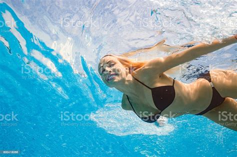 nude mature female swimming hot photo