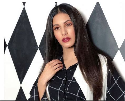 Amyra Dastur Feels Its Important For Actors To Be Patient And Wait For