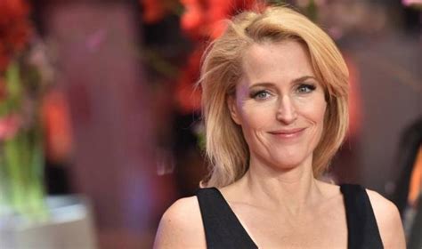 sex education gillian anderson and asa butterfield to star in netflix