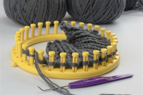 making  scarf   knifty knitter thriftyfun