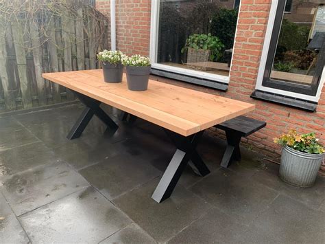 tuintafel douglas duurzaam geschuurd de vloerenfabriek