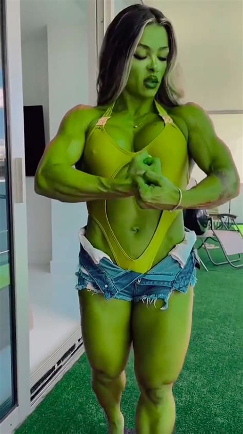 Real Life She Hulk Shows Off Muscles Three Hour Workouts Meal Plan