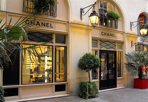 fine stores  shop   paris france viral rang