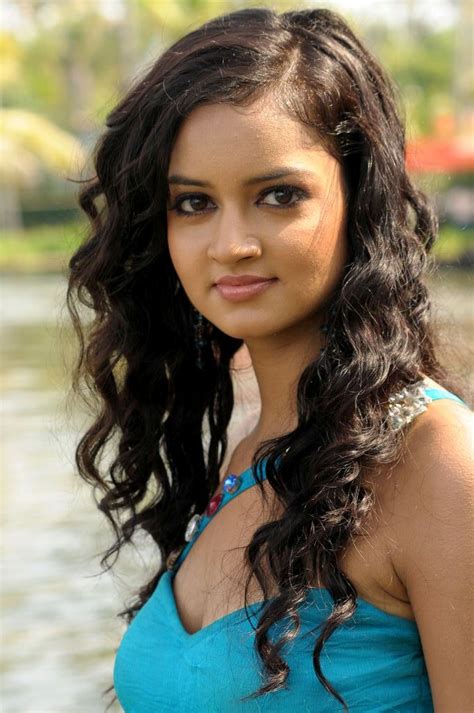celebrities images online hot actress shanvi latest sexy photos