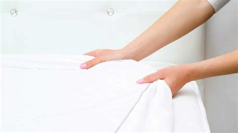 clean  mattress steps  remove mattress stains  smells