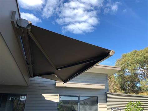 helioscreen retractable awnings