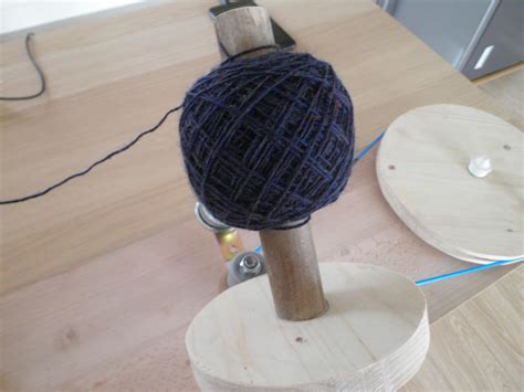 diy yarn ball winder  scraps knitwear  crafts