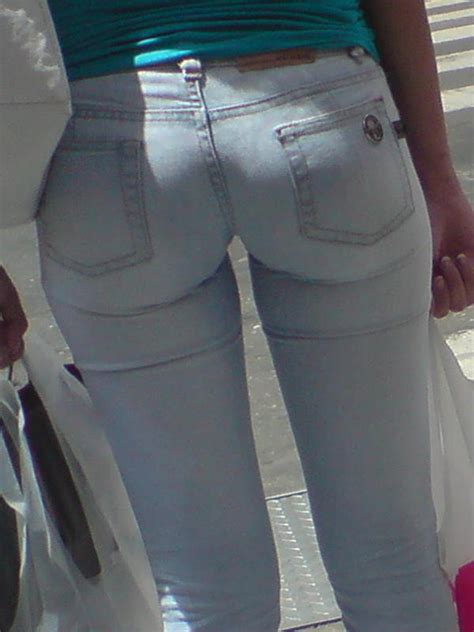 skinny jeans with round ass divine butts candid milfs