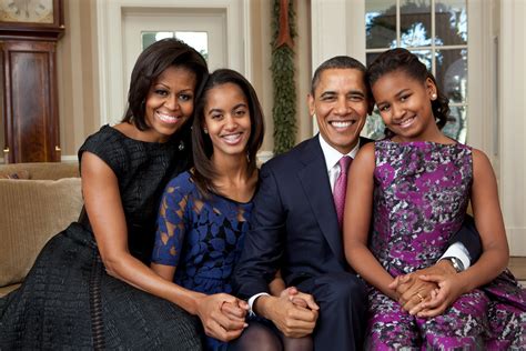 filebarack obama family portrait jpg wikipedia