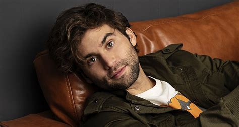 grey s anatomy star jake borelli on coming out as gay