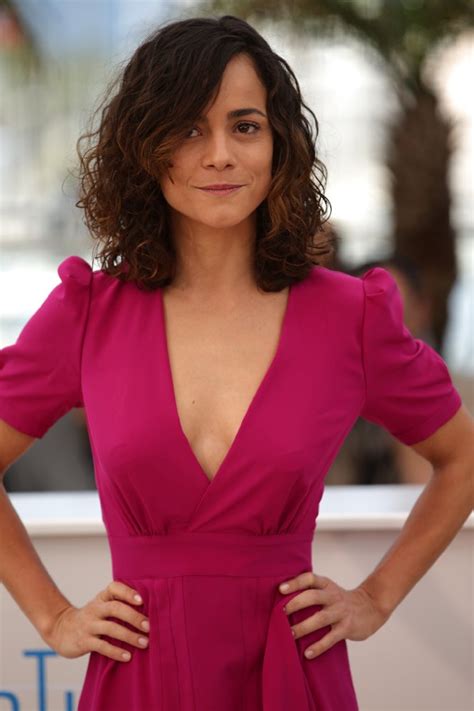 hottest woman 6 23 16 alice braga queen of the south king of the flat screen