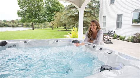 reasons    hot tub  autumn home decorating grimsby