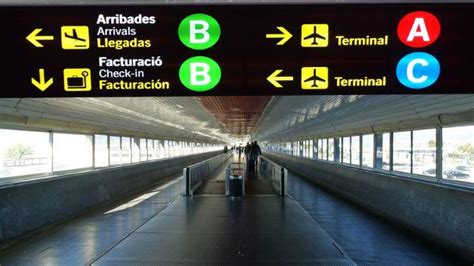 barcelona airport  city travel options  city