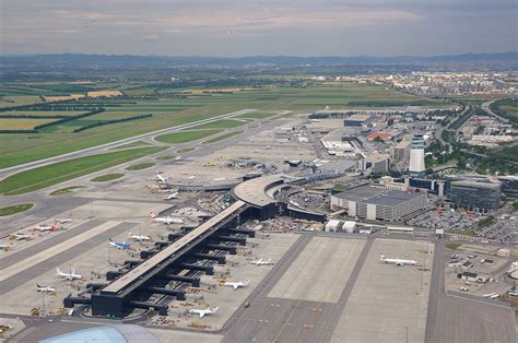 vienna international airport wikipedia