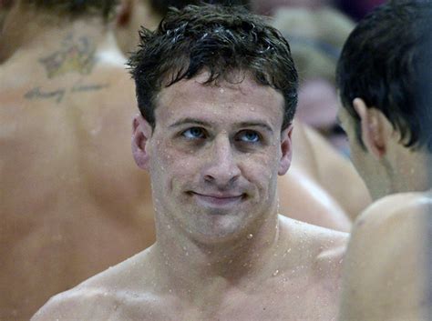 france s yannick agnel catches ryan lochte in final leg of 4x100 meter freestyle relay as u s