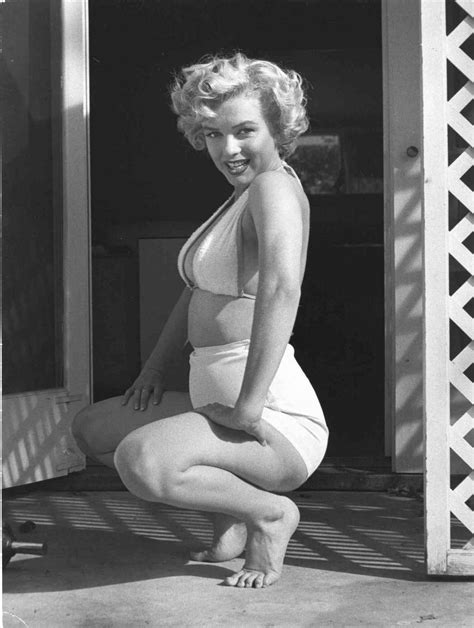 andre de dienes marilyn squatting 1953 oversized vintage
