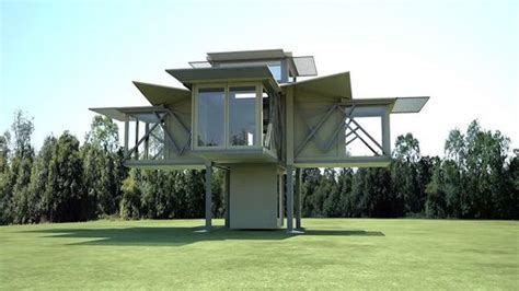 foldable house  designed     upside  building