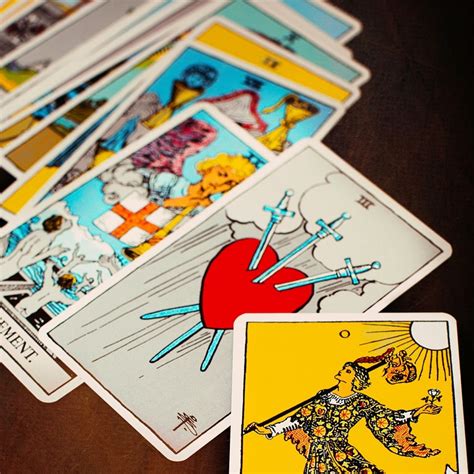 how to read tarot cards a beginner s guide to understanding their