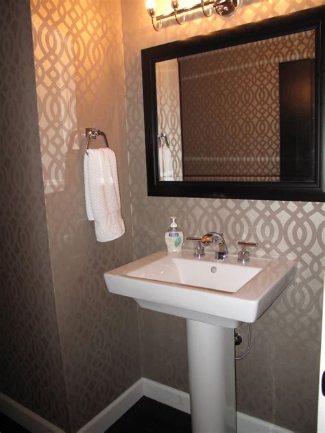 Remodelaholic Walls In Half Bath With Imperial Trellis