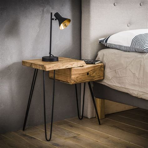 industrieel nachtkastje hout en elegant staal industrial bedside industrial design furniture
