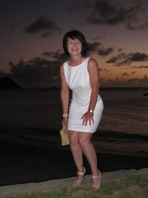 suzie d 52 from barnsley is a local granny looking for