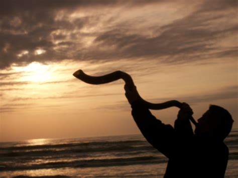 blowing  shofar  sunrise sun pinterest israel