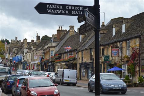 burford antiques shopping  romantic history   cotswolds