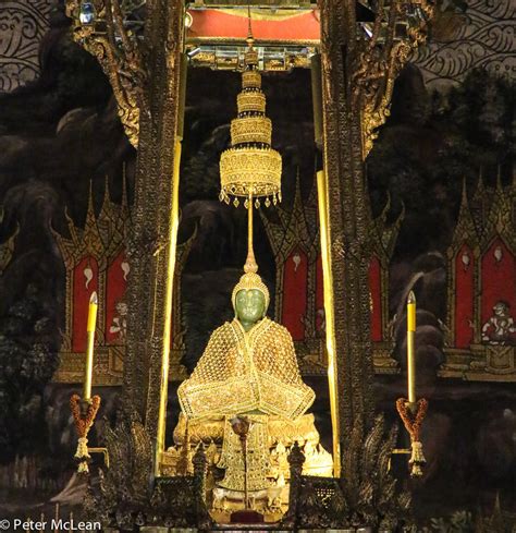 wat phra kaew jade buddha temple bangkok thailand travelgumbo