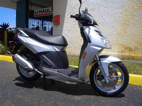 aprilia sportcity cube  scooter  sale  motos