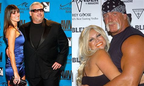 Gawker Sues Fbi To Obtain Records Over Hulk Hogan Sex Tape Daily Mail