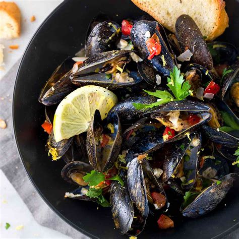 Steamed Mussels With White Wine And Garlic Jessica Gavin