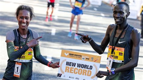 Kenyan Kiptum Sets Half Marathon World Record In Valencia Espn