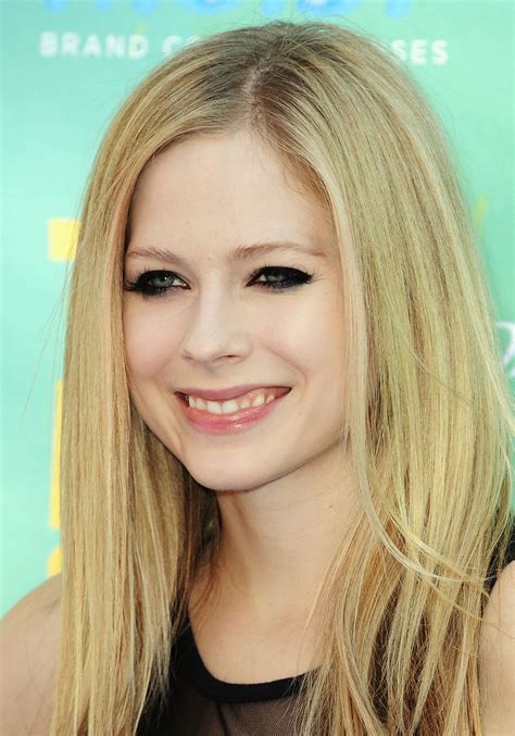 female singers avril lavigne pictures gallery 58