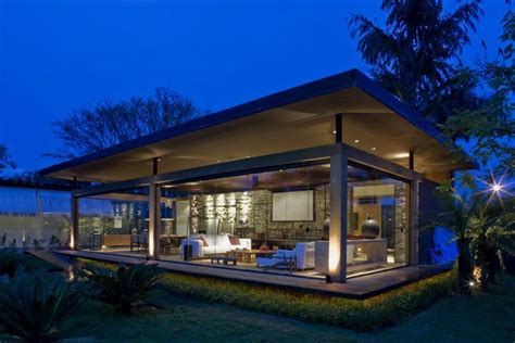 Modern House With Open Sensation Using Glass Walls Loft
