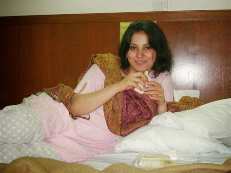 pakistani beautiful desi girls bedroom hot pictures desi