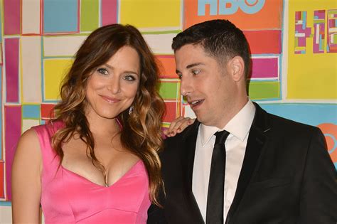 Jason Biggs Couldn T Keep His Eyes Off Wife Jenny Mollen S Cleavage