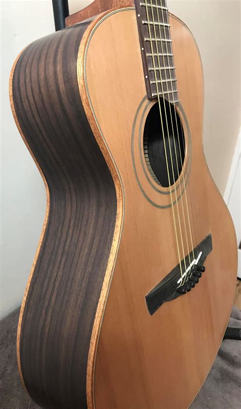 custom handmade guitar acoustic guitar luthier concert guitar