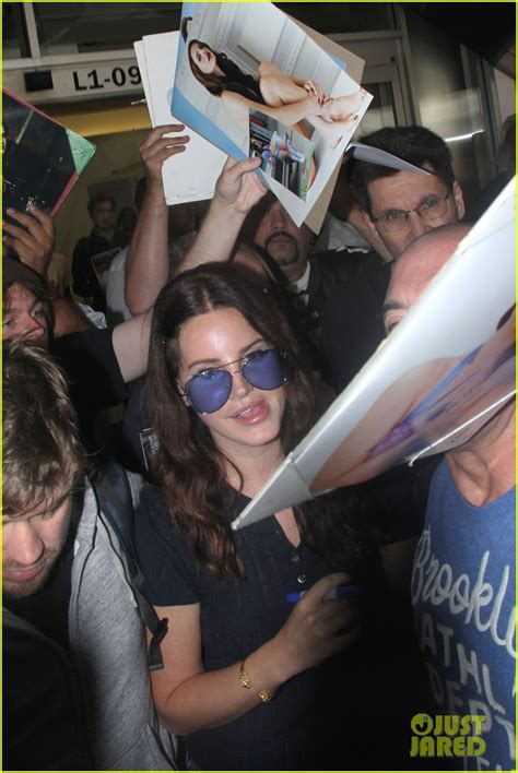 Full Sized Photo Of Lana Del Rey Swarmed By Fans At Lax 07 Photo