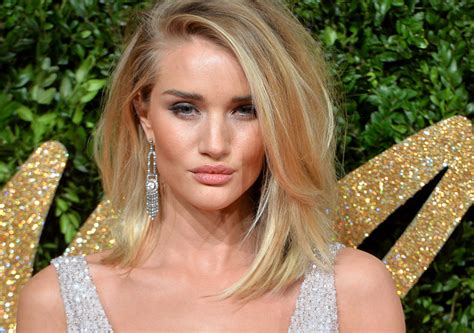 rosie huntington whiteley naked model only wears a scarf