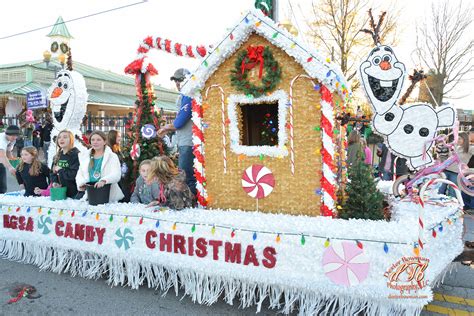 jingle     georgias christmas parades official georgia tourism travel website