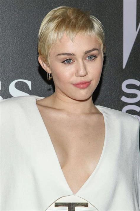 Miley Cyrus W Magazine Sexe Archive