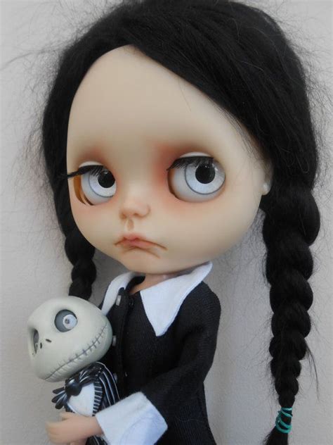 custom blythe doll wednesday addams en 2019 blythe dolls muñecas muñecas blythe y muñecos