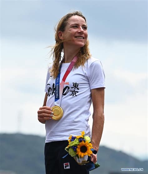 dutch cyclist van vleuten wins womens cycling time trial gold xinhua englishnewscn