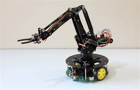 uarm   arduino powered robotic arm   desk     comfort crazyengineers