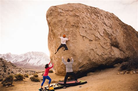 give  good spot  youre bouldering