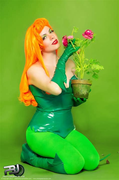 New Cosplay Poison Ivy From Batman Bruce Timm Variant