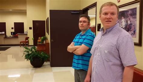 Video Rowan County Kentucky Denies Marriage License To