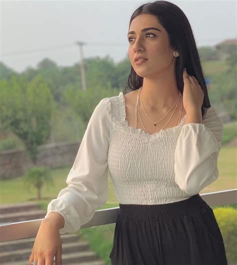 sarah khan beautiful pakistani actress photos