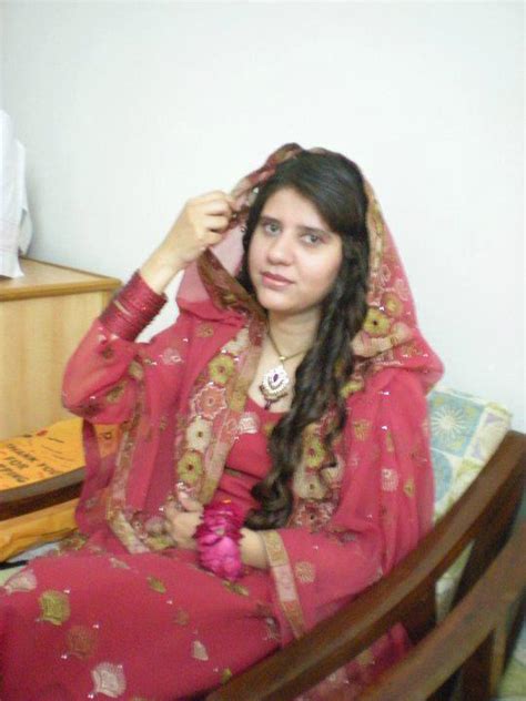 Desi Beautiful Girls Wearing Sexy Hot Kameez Shalwar Picture